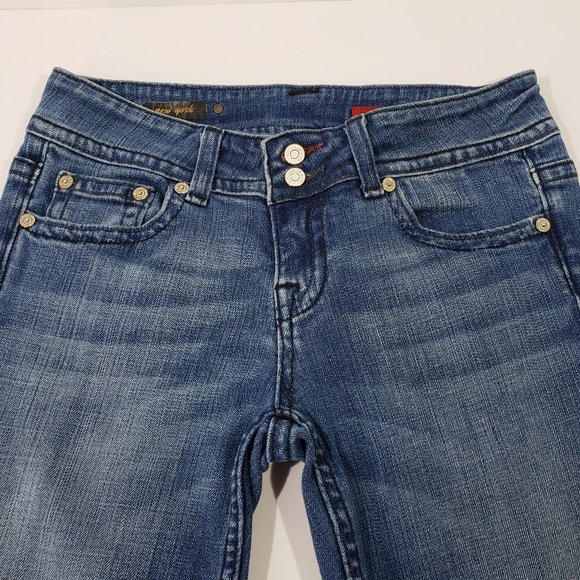 Vigoss New York Boot Cut Jeans with Medium Wash and 5 Pocket Design  Sz 5/6 (28) - Picture 3 of 12